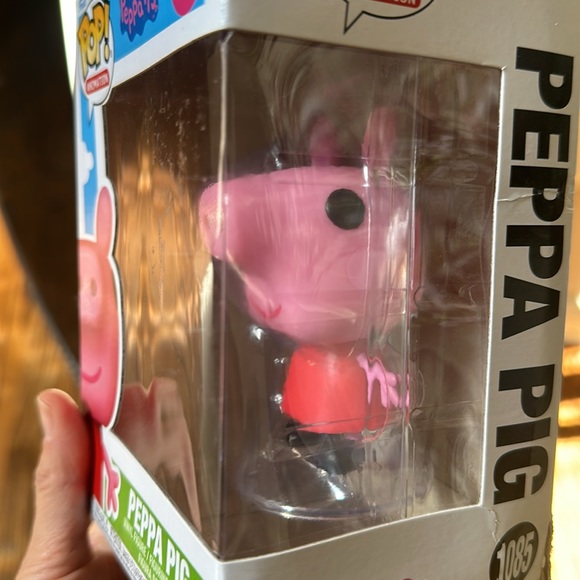 NWT Peppa Pig Funko Pop and Beanie - Picture 4 of 4